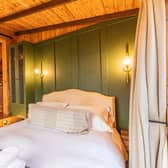 The Poppy is a luxurious yet charminly rustic treehouse set in the thousand-acre countryside of Fullerton Farm.