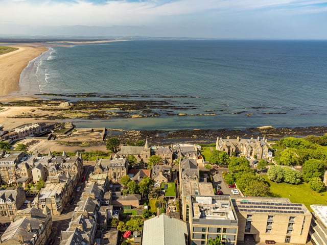 Where is it? On a well-known street which runs across town from the 18th hole of the world-famous Old Course at St Andrews Links to the cathedral. It is close to the University of St Andrews, and all of the shops and amenities of the Home of Golf.