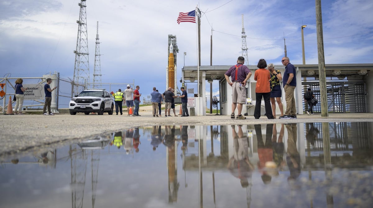 Nasa cancel Artemis 1 launch: Flight called off at Cape Canaveral after engine problem