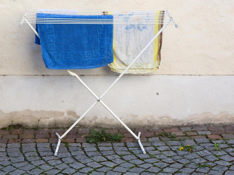 Remember how we mentioned we’re approaching the cold winter months? Well this has nothing to do with that. A Winter Dyke is simply a clothes horse used for drying clothes indoors.