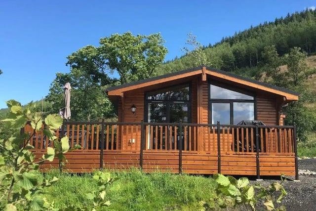 Situated in an elevated position in the heart of the Trossachs, holidaymakers can bask in the lap of luxury with a hot tub, en-suite bedrooms and quiet woodland setting just a few of things on offer to enjoy. Book: https://bit.ly/2H8Pi8x