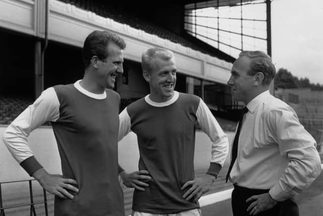 Ure and Laurie Brown (left) talk to Arsenal manager Billy Wright  (Photo by Kent Gavin/Keystone/Getty Images)