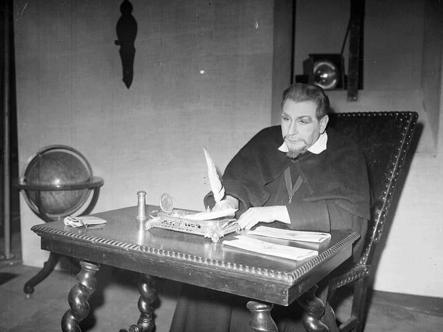 Donald Wolfit as Alfonso Fernandez, the Father Provincial in 'The Strong are Lonely' at Lauriston Hall during the Edinburgh Festival Fringe in 1956.