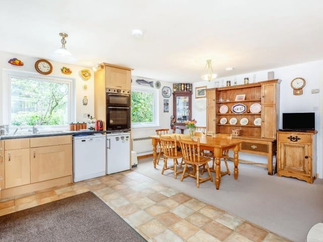 Kitchen / breakfast room.
