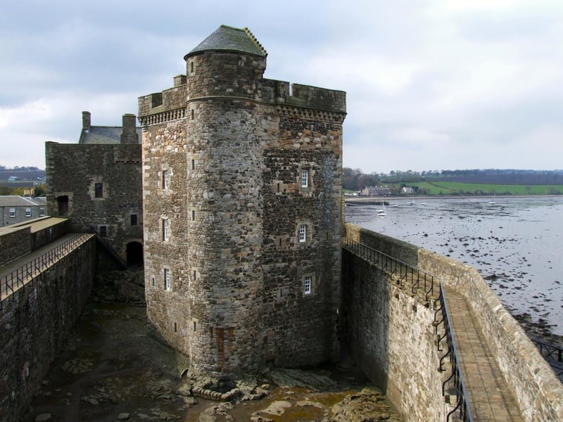 Blackness Castle can be found near the village of Blackness on the south shore of the Firth of Forth. It was originally intended to be a nobleman’s residence, but it later became a state prison for the reigning sovereign of that time.