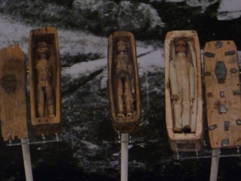 When a group of young boys were out hunting rabbits around Arthur’s Seat in 1836, they happened upon a secluded cave and noticed something hidden inside. Upon entry, they uncovered 17 miniature coffins covered in slate and each coffin had a tiny wooden figure inside wearing a set of handmade clothes. Some thought that it was evidence of witchcraft while others linked them to the 17 victims of the prolific Edinburgh-based serial killers Burke and Hare. However, no one ever claimed ownership of the coffins and their existence remains unsolved to this day.