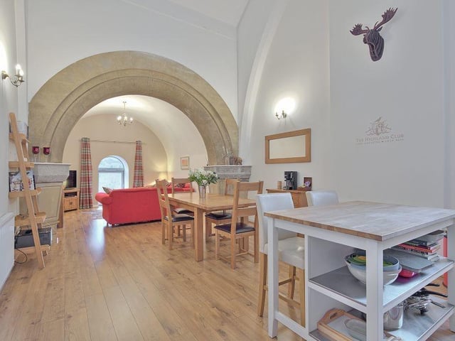 Kitchen / dining area.