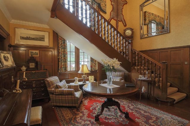Cantray House boasts an amazing display of Palladin style architecture which is set within a beautifully quiet and private spot, surrounded by amazing land and gardens