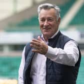 Hibs chairman Ron Gordon has died at the age of 68.