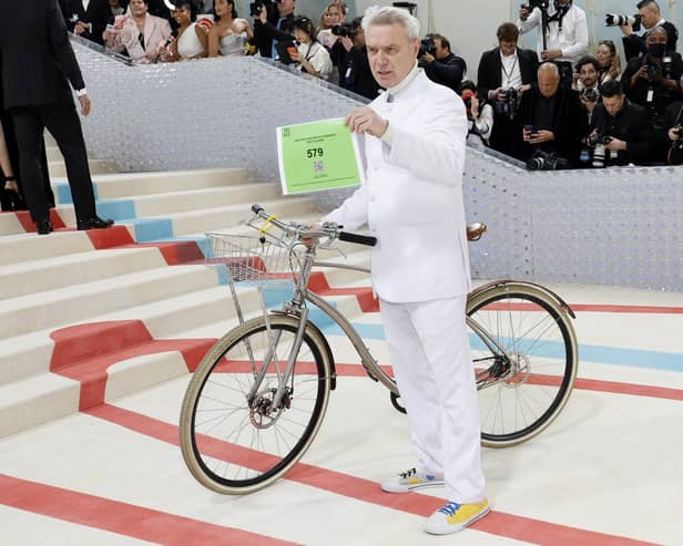 David Byrne from Talking Heads attending The 2023 Met Gala.