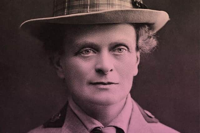 Medical pioneer Elsie Inglis will beccome the first woman to be honoured with a statue on Edinburgh's Royal Mile.