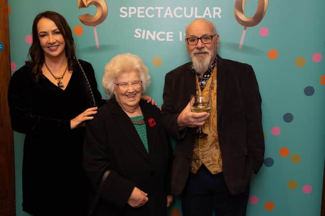 Frances, Jean and Norman Duncan.