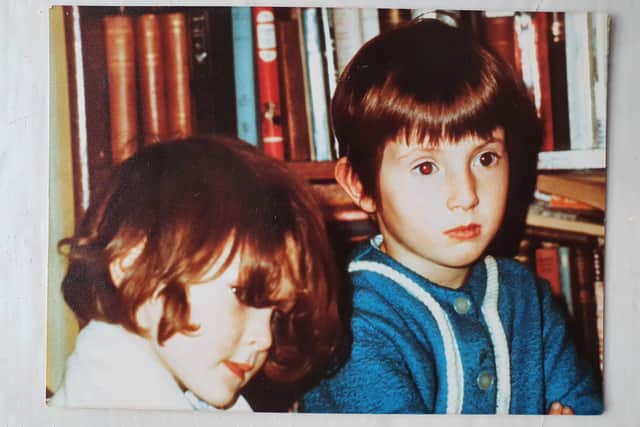 Living Kidney Donation: Cat Thomson and Jenny Crossley as children.