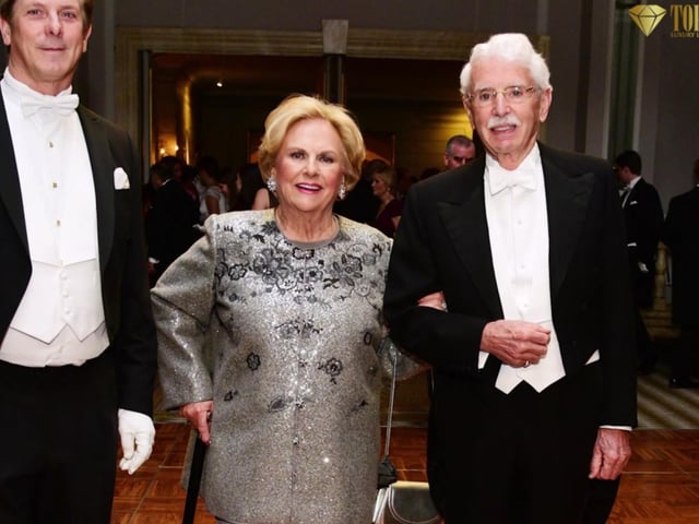Jacqueline Mars inherited roughly 33% of Mars Inc, the candy and pet food conglomerate behind brands like IAMS and M&M’s, her net worth is $31.7 billion.