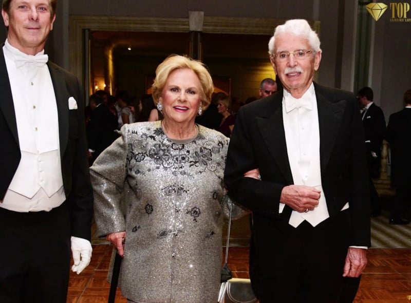 Jacqueline Mars inherited roughly 33% of Mars Inc, the candy and pet food conglomerate behind brands like IAMS and M&M’s, her net worth is $31.7 billion.