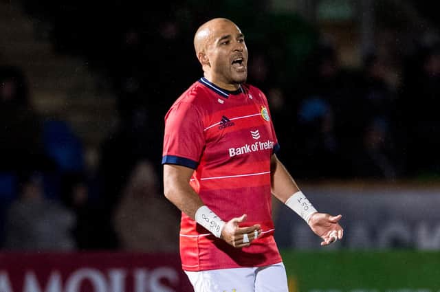 Munster's winger Simon Zebo scored three tries against Edinburgh Rugby as the Irish province prevailed 34-20.