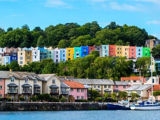 Current average house price: 285,300 GBP. Percentage year on year growth: 3.2