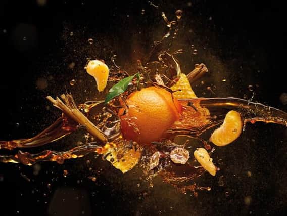 A base of blended Scotch whisky, with smooth honey, zesty tangerines, sweet almonds and aromatic spices.