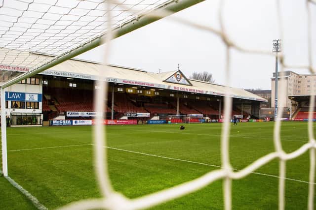 Average attendance: 3,010