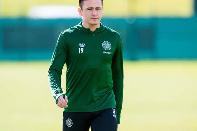 Joined Hibs on a free.