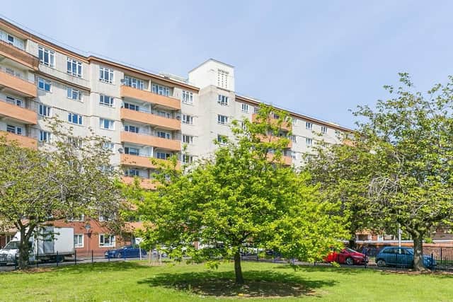 Offers over GBP135,000. This spacious fourth floor flat has plenty of storage, lift service, a balcony and three double bedrooms.