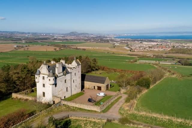 Fa'side Castle dates from the 14th century and has wonderful views over the Firth of Forth. Two cottages can be found in the grounds two cottages as well as a garage, workshop and snooker room.