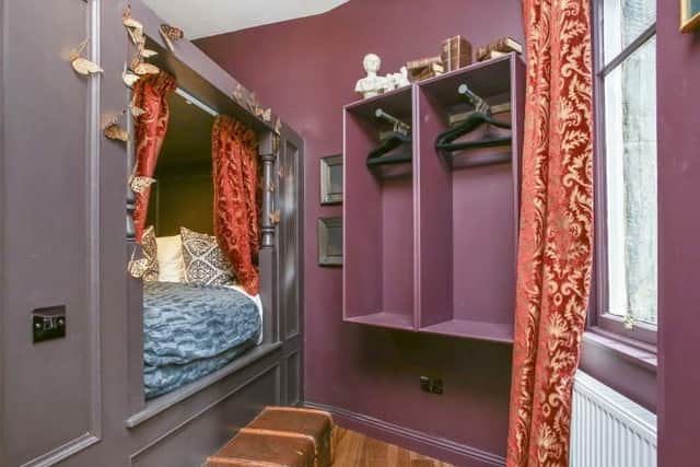 Dating from 1886, this property is just 200 metres from the castle, just off Edinburghs historic Royal Mile and has recently been upgraded with Harry Potter themed decor, exposed brickwork and views of the Old Town.