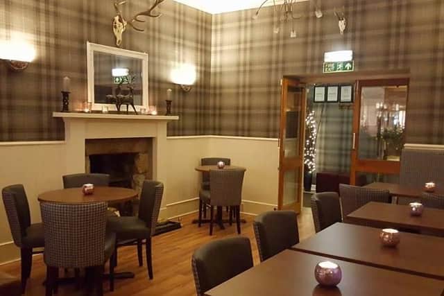 This small family-run hotel overlooks the famous Highland Games ground on the edge of this historic village. Four varying ales are served, which reduces to three in the winter.