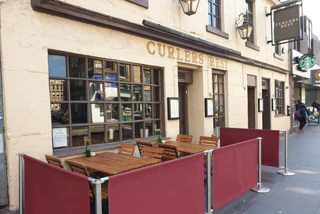 Formerly two 18th century cottages, Curlers Rest has been a favourite student hang out for years. The selection of real ales sits alongside a selection of world beers, and food is served all day.