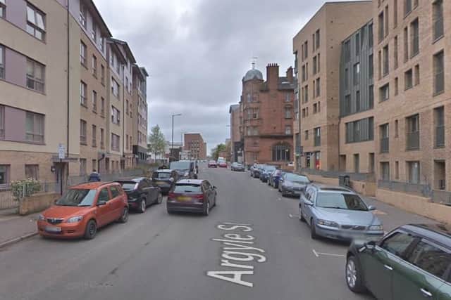 Closed westbound between Finnieston Street and St Vincent Street, between Berkeley St and Finnieston St and from Elliot St to Finnieston St, from 4am to 4:30pm