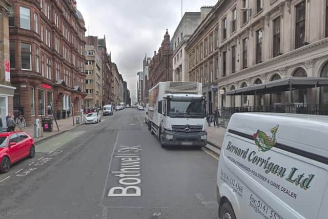 Closed between Wellingson Street and Hope Street from 4am to 4:30pm