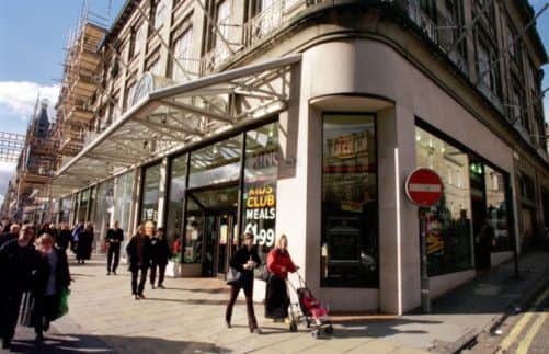 Burger King at the East End of Princes Street on the former site of Woolworths in 1998. Picture: TSPL