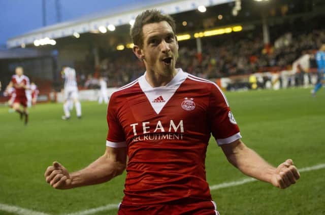 Scott Vernon celebrates in front of the Aberdeen fans. Picture: SNS Group