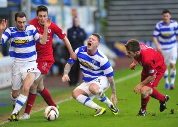 Garry O'Connor goes to ground in his first Morton start. Picture: Robert Perry
