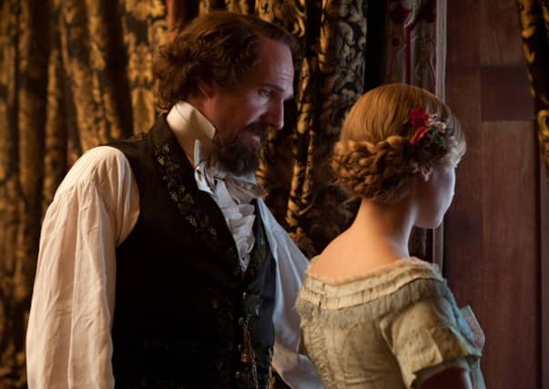 Ralph Fiennes and Felicity Jones star in The Invisible Woman
TIW-04459.NEF