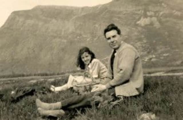 Am ministear air uileann: Murchadh agus a nighean Mairi aig Ceann Loch Iu mun bhliadhna 1950