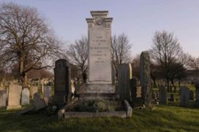 The Great Lafayette's grave at Piershill Cemetery