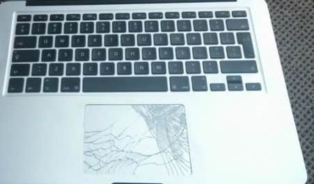 The shattered trackpad. Picture: reddit/Av80r
