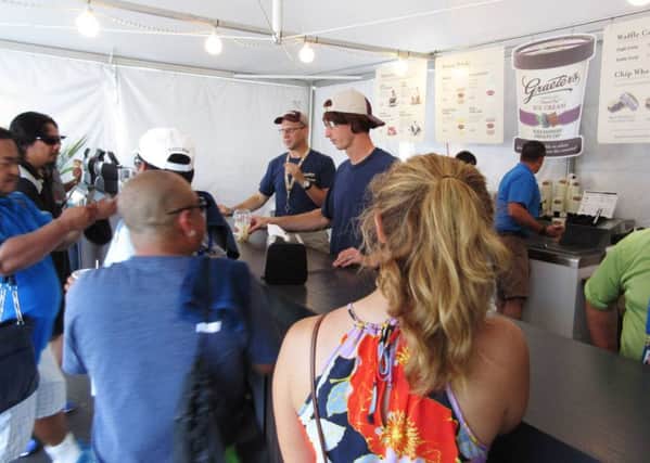 Andy Murray serves up ice cream in Cincinnati - while wearing a disguise. Picture: AndyMurray.com