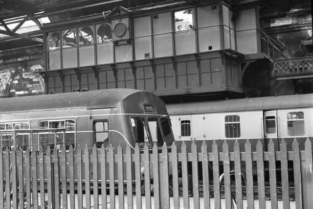 Waverley Station train announcers - Seen from the platform