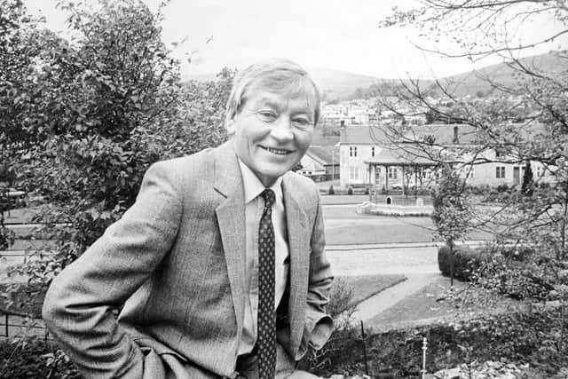 Mark McManus takes a break from filming Taggart in Kilsyth in 1987. Picture: JP