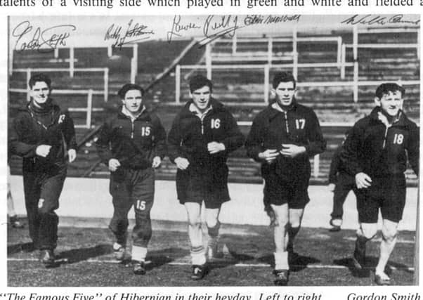 Òg agus tà lantach: (shuas) Smith, Johnstone, Reilly, Turnbull, Ormond; (shìos) Gillean òga Hibs a ghabh pà irt san fhilmeadh