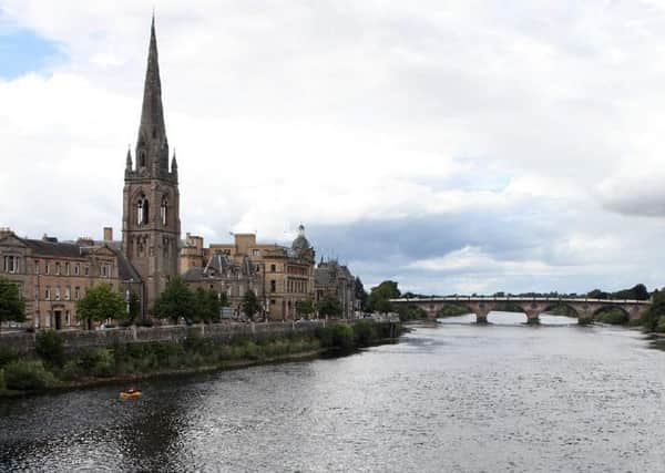 A water taxi service would be capable of connecting Perth with Dundee