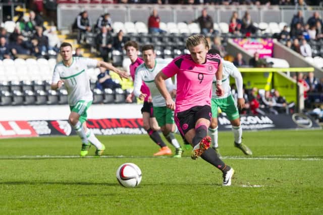 Jason Cummings takes the penalty (boxers not shown). Picture: SNS Group / Ross Parker