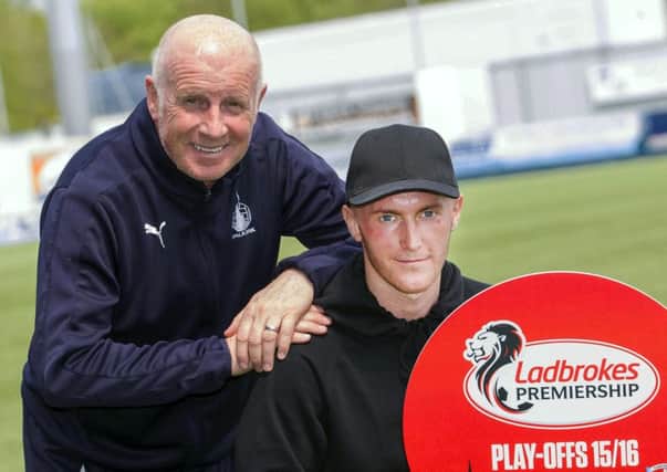 Falkirk manager Peter Houston with Craig Sibbald. Picture: Roddy Scott/SNS