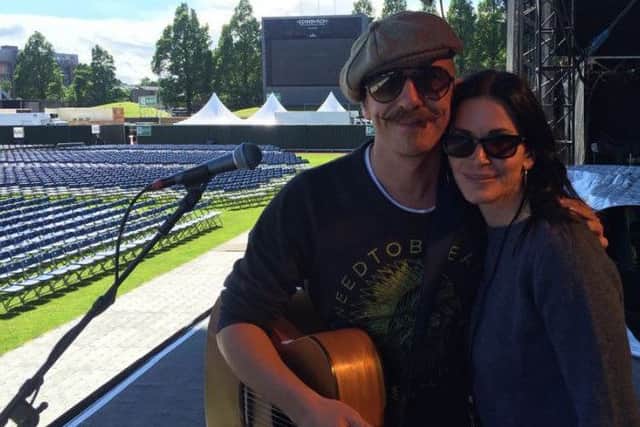 Courteney Cox and Foy Vance. Picture: Twitter