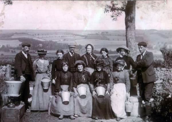 Berry pickers in the early 1900s at Blairgowrie. PIC Berry B/Thomson.
