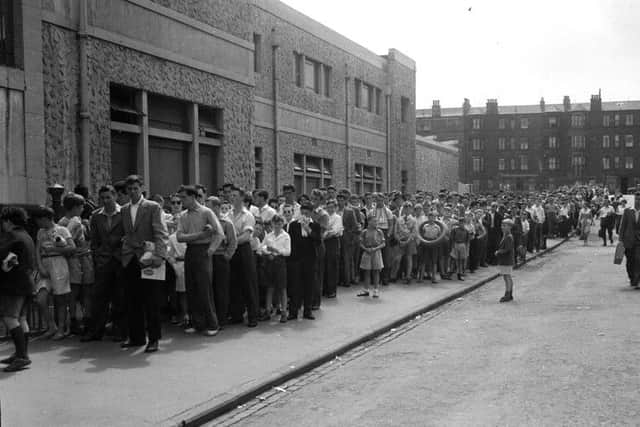 Crowds queue to enter Portobello pool in 1957. Picture: TSPL