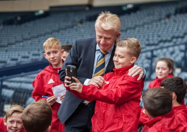 Gordon Strachan meets local shool kids before announcing his squad for the World Cup qualifiers against Lithuania and Slovakia. Picture: John Devlin