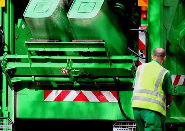 Bin Men in East Dunbartonshire have been told not to accept gifts in Christmas.